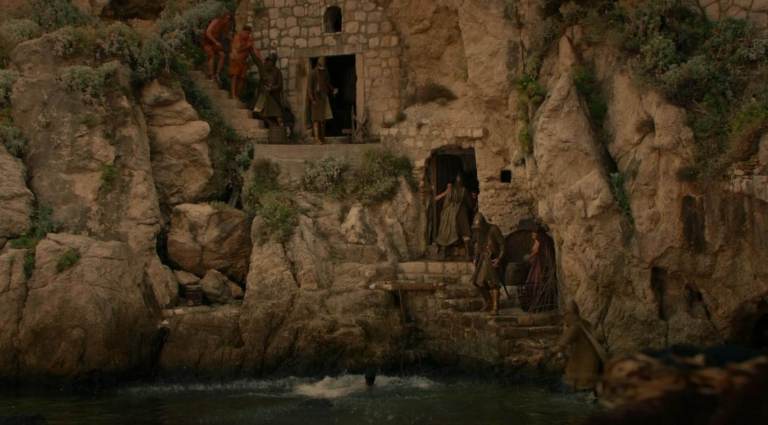 GOT doors with soldiers